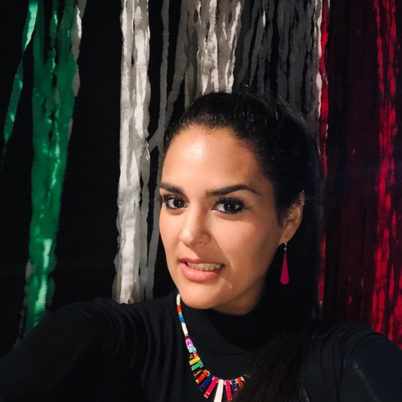 Meet your Posher, Ingrid - Picture 1 of 1